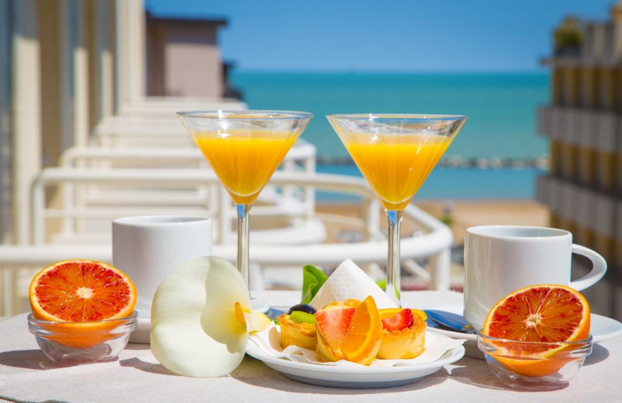 Mediterraneo Hotel&Suites Cattolica Exterior foto