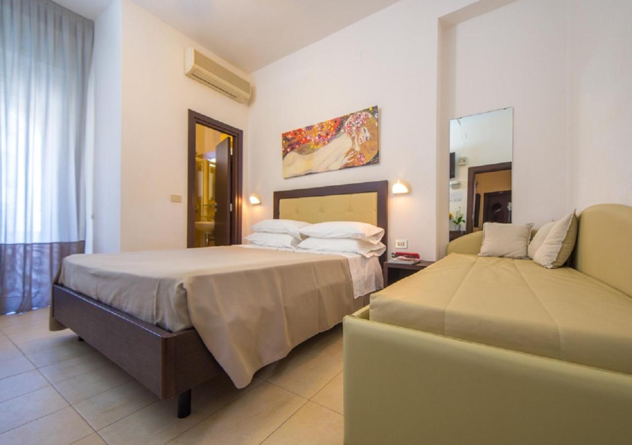 Mediterraneo Hotel&Suites Cattolica Exterior foto