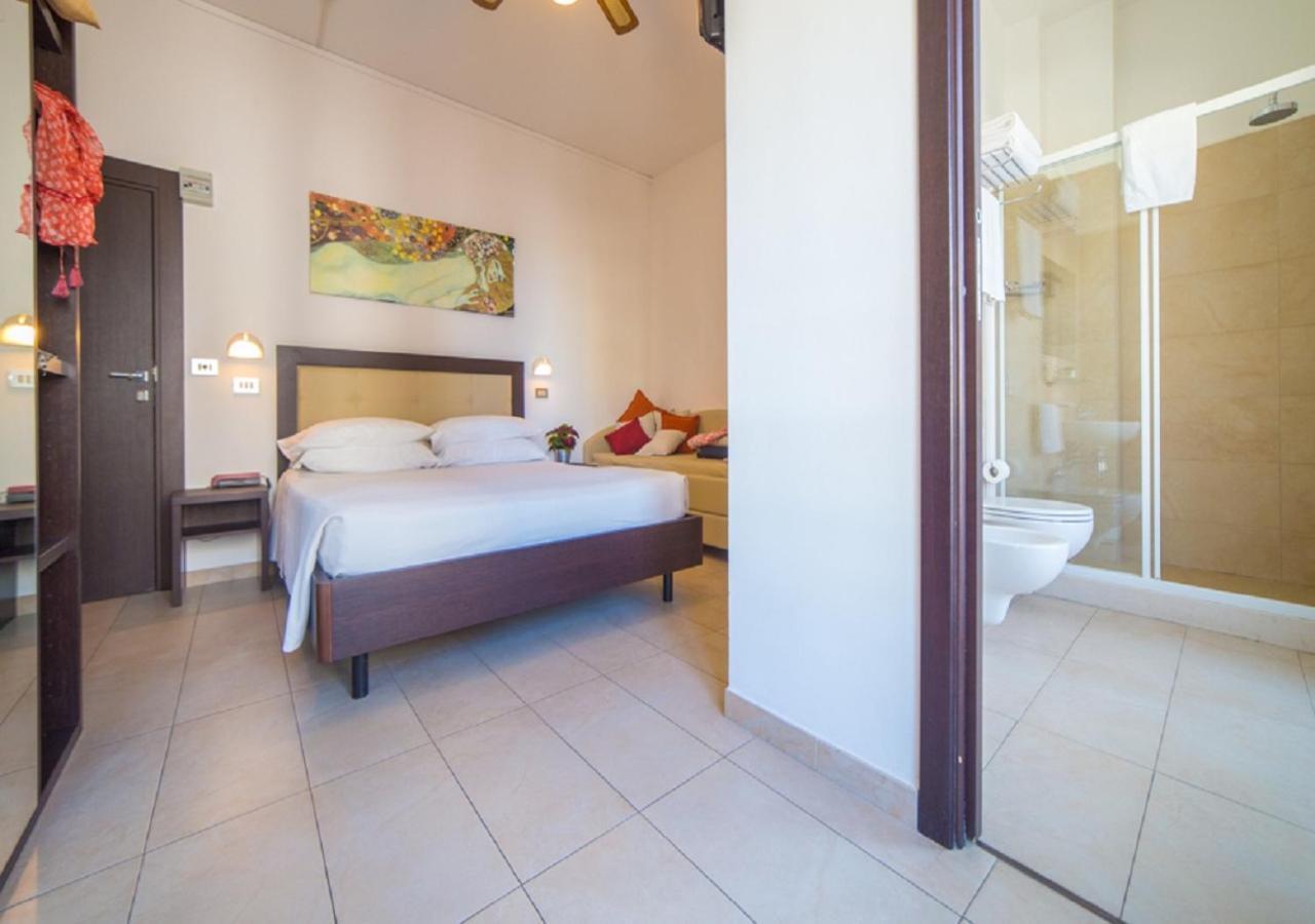 Mediterraneo Hotel&Suites Cattolica Exterior foto